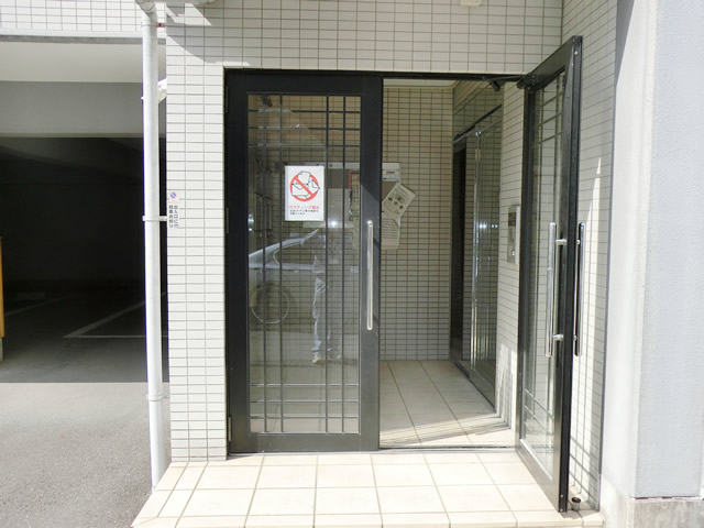 マンションエントランスドア改修工事　ステンレス両開き框ドア　名古屋市中川区